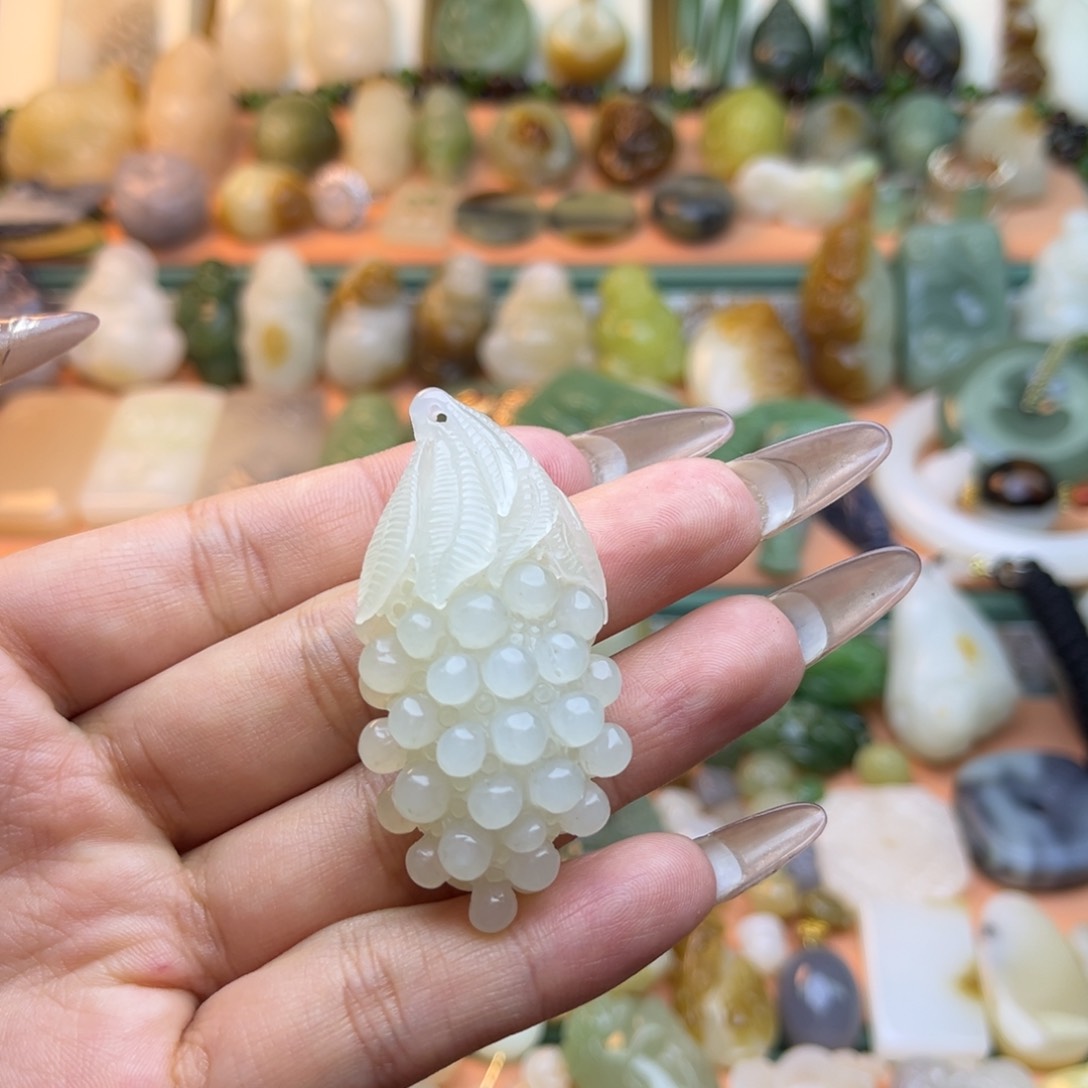 和田玉颈饰未镶嵌