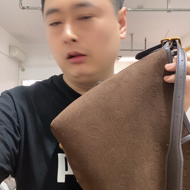 蚕丝黄牛皮（革）麂皮（革）