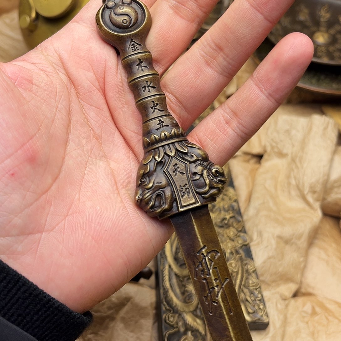 精美铜器批发档口
