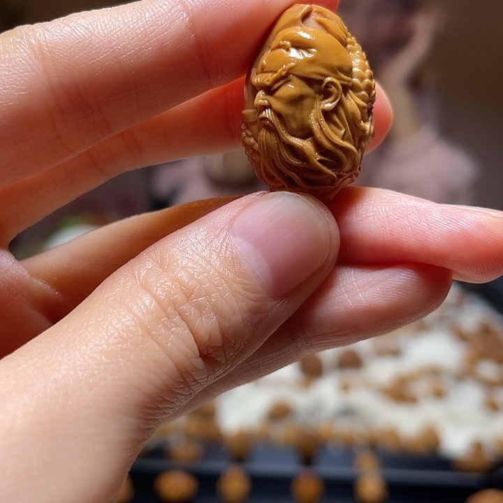 橄榄核吊坠龙关公