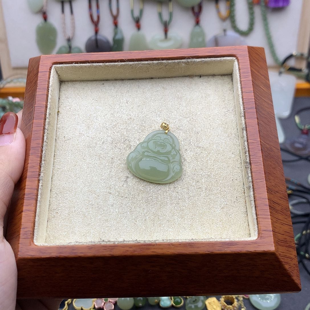 和田玉吊坠(不含链)18K金镶嵌