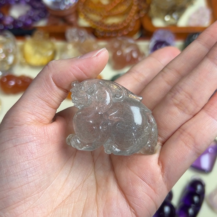 水晶吊坠(赠链)未镶嵌开**牛
