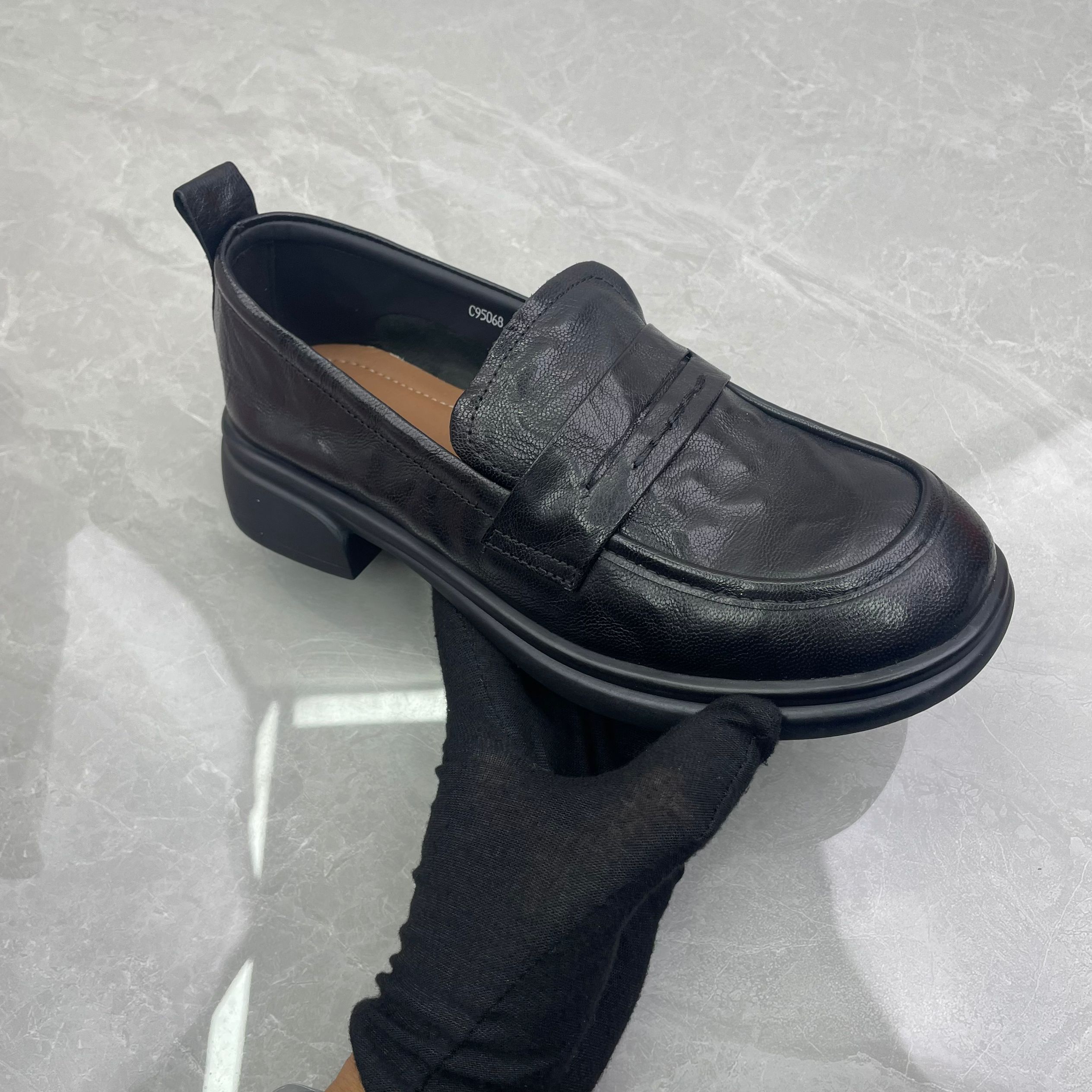 单鞋女 (牛皮)95068（孤品）a/f区35/37码