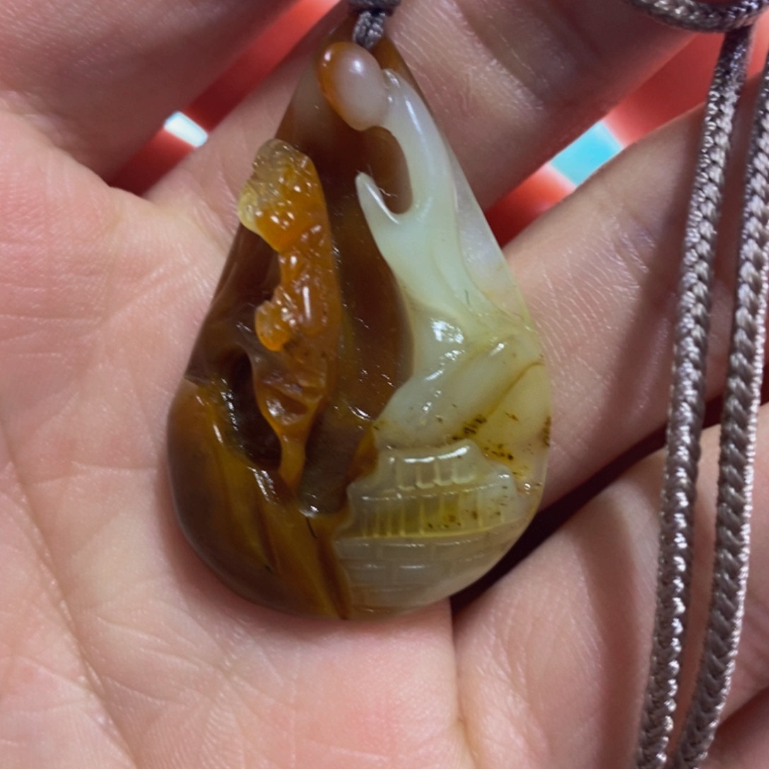 蛇纹石玉吊坠未镶嵌