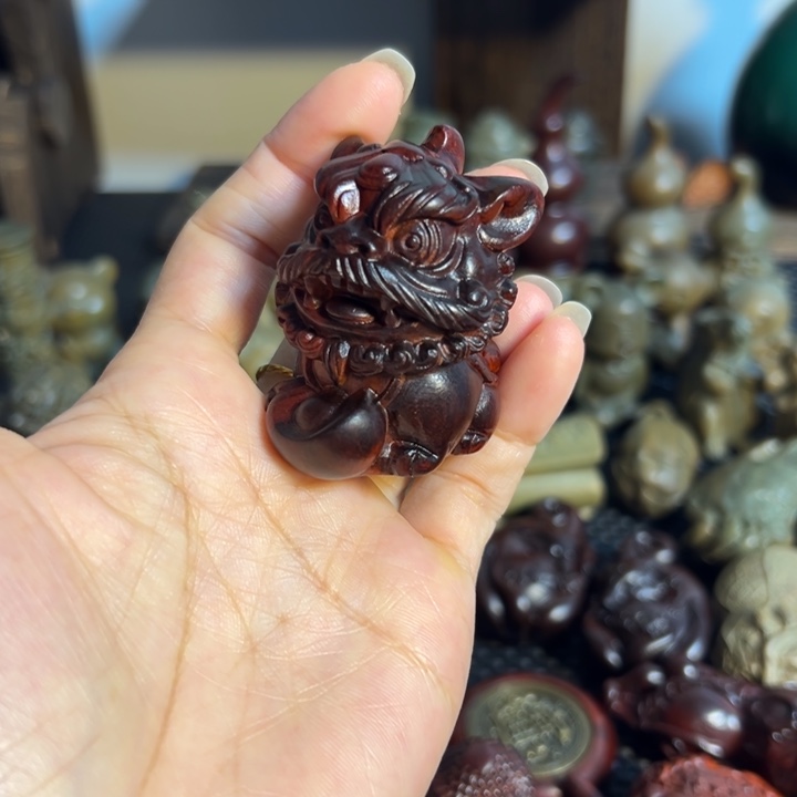 把件小叶紫檀醒狮