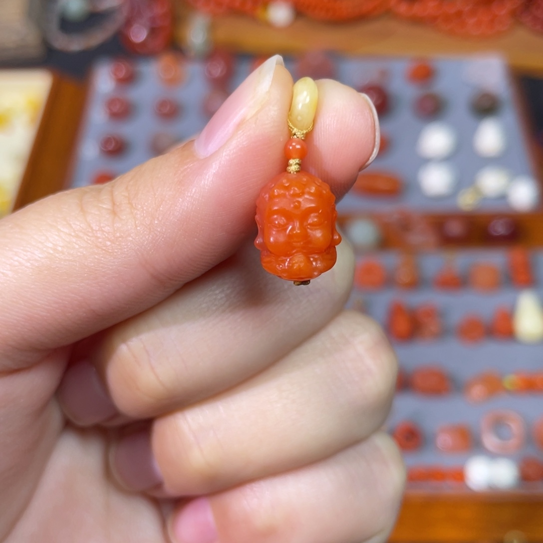 南红玛瑙未镶嵌宝宝佛卡9.8
