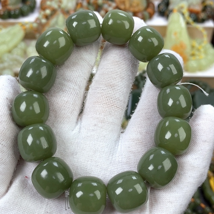 【闪购商品】透闪石质玉手串未镶嵌敷***演