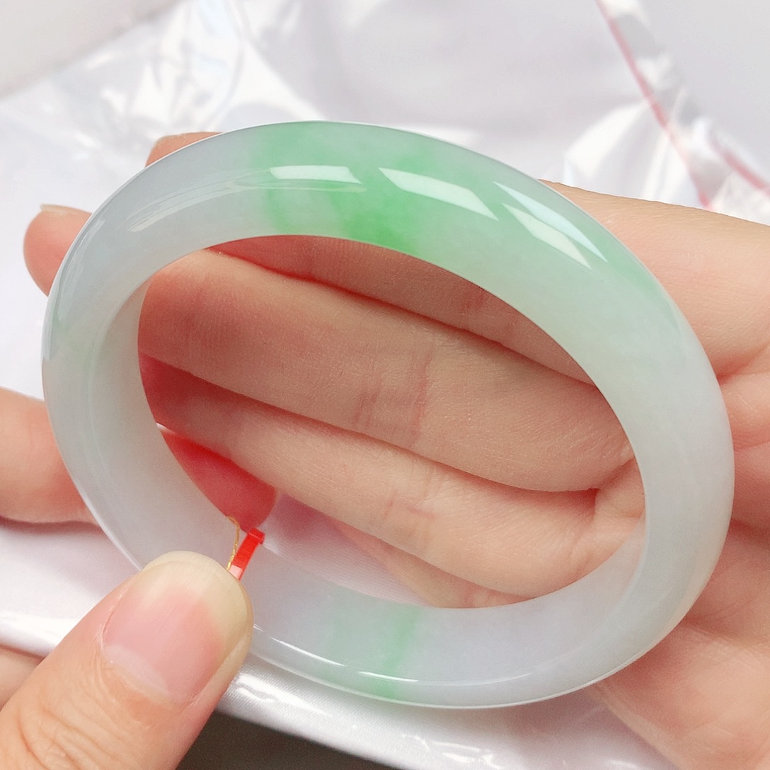 翡翠手镯未镶嵌抖音864