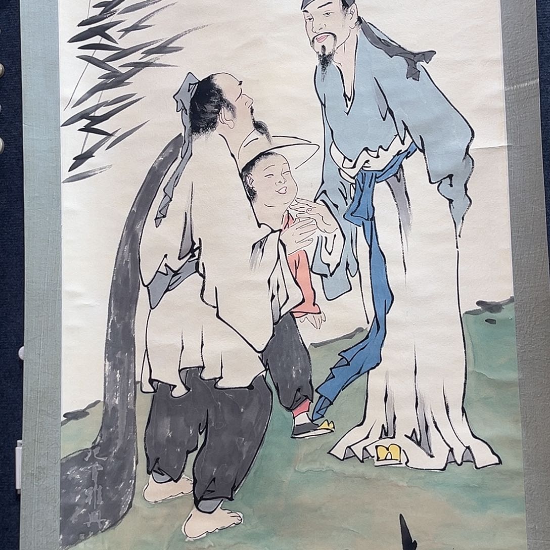 隔空玻璃是用金属做成了塑料