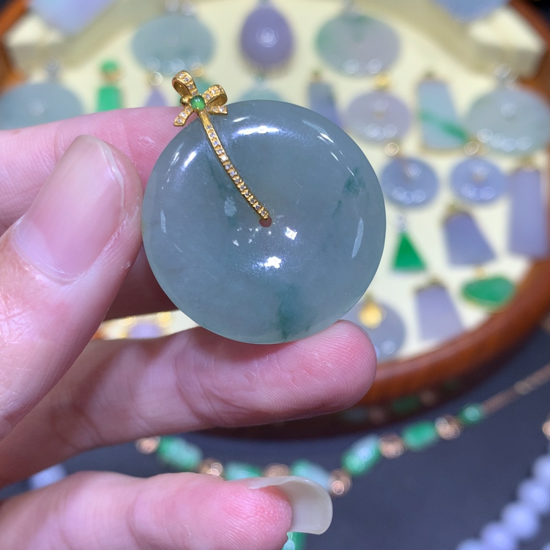 翡翠吊坠(不含链)18K金镶嵌