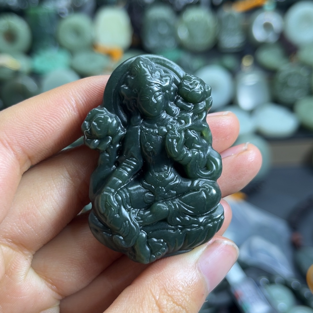 和田玉未镶嵌颈饰