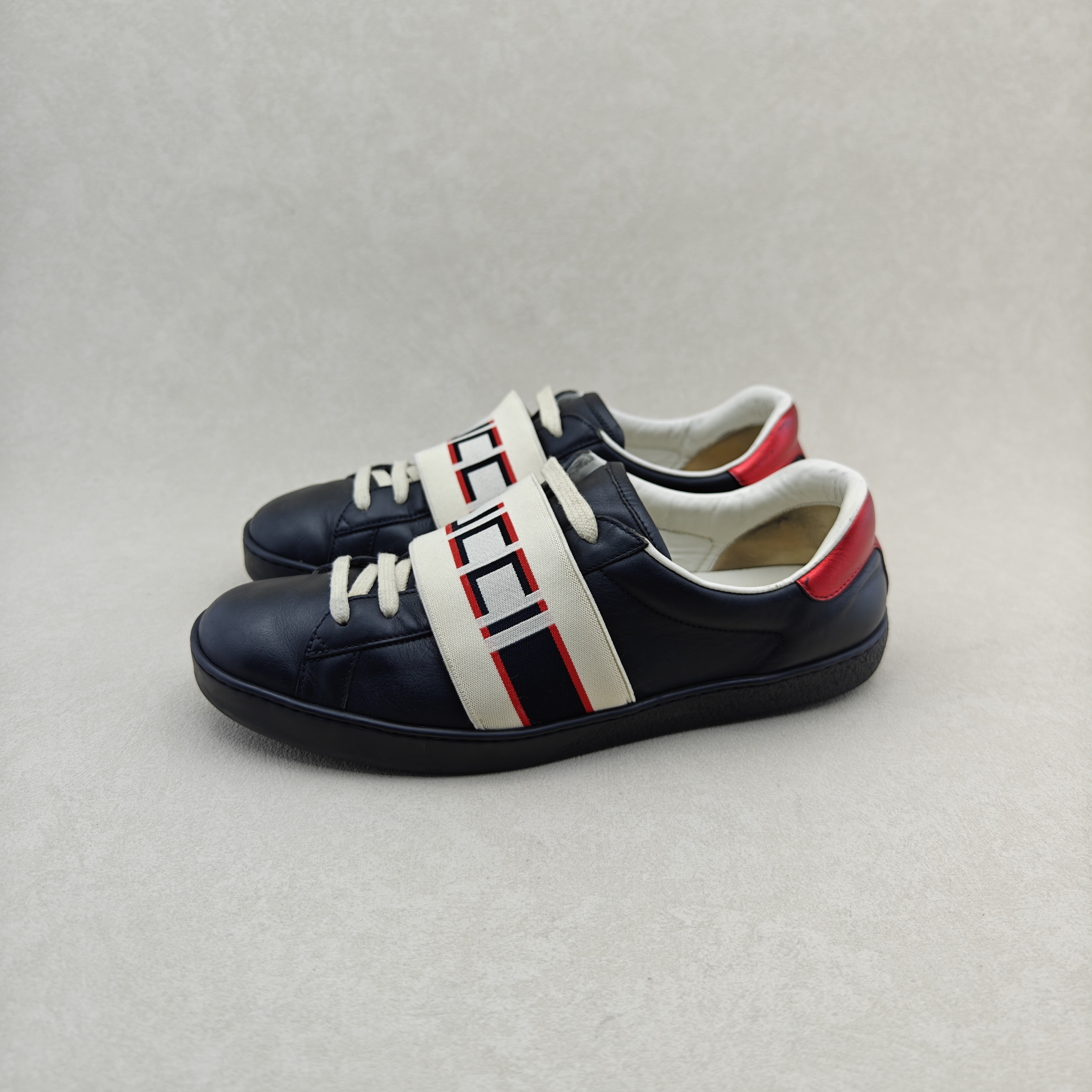 95新 GUCCI/古驰 43码/经典款黑色织带logo低帮时尚休闲板鞋/无盒