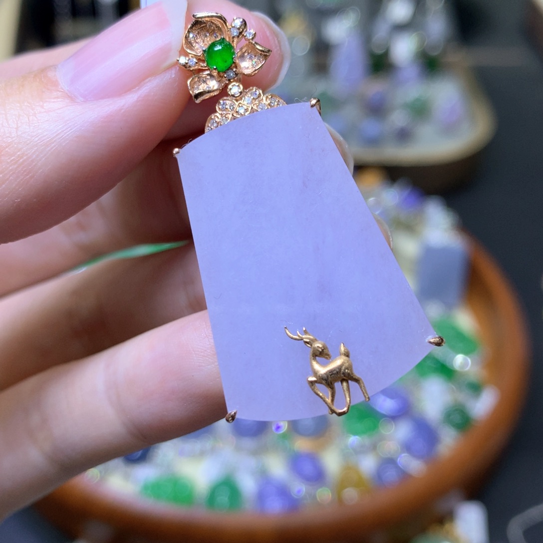 【闪购商品】翡翠颈饰18K金镶嵌翡翠吊坠项链