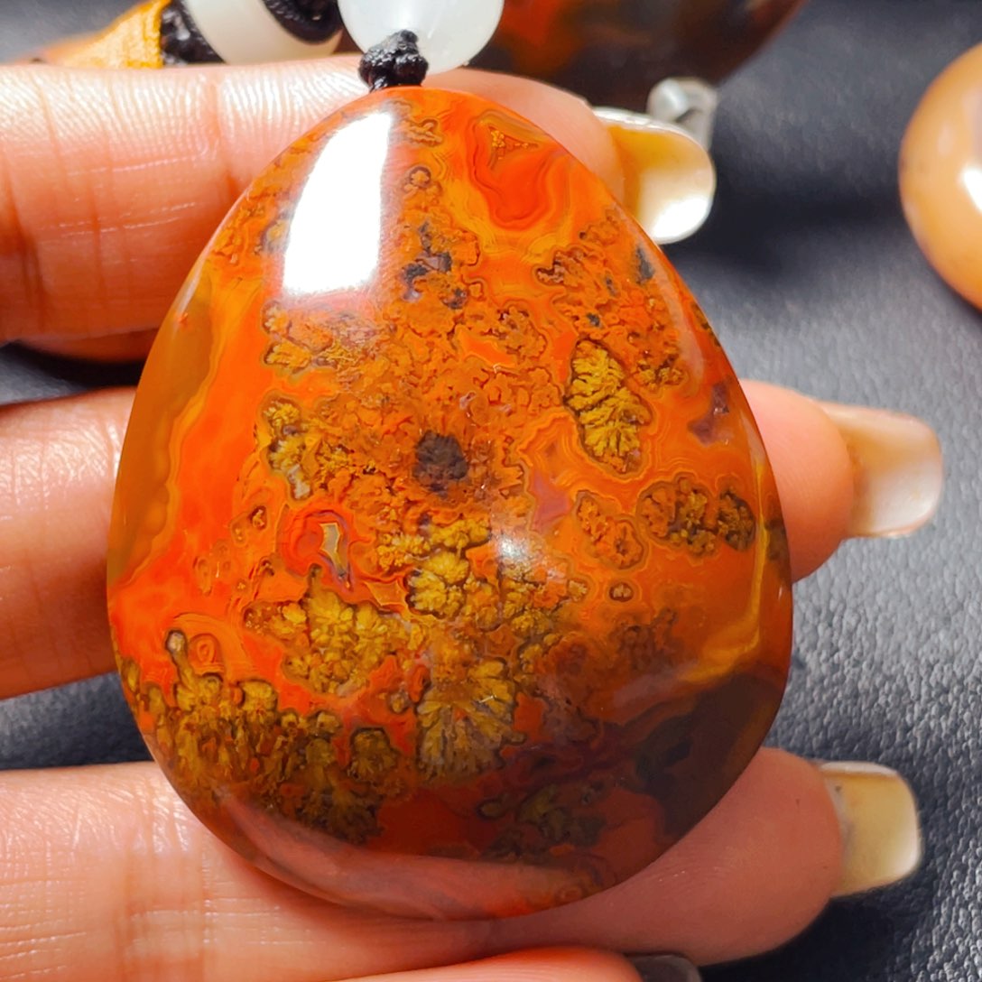 未镶嵌颈饰玛瑙/玉髓致**静