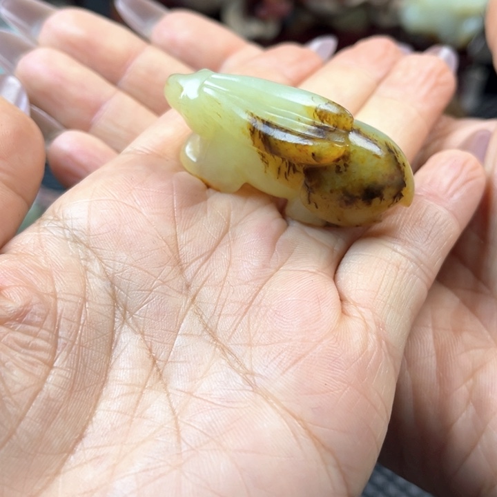和田玉未镶嵌珠宝奇石进*