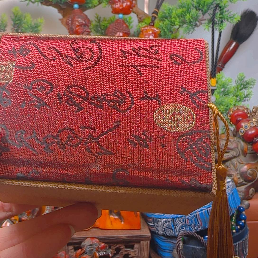 琥珀裸石未镶嵌手qiu