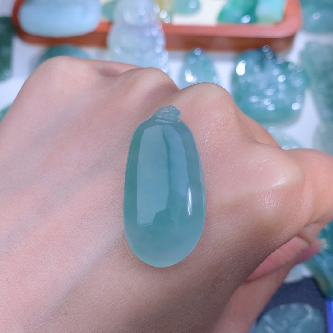 颈饰未镶嵌翡翠福瓜