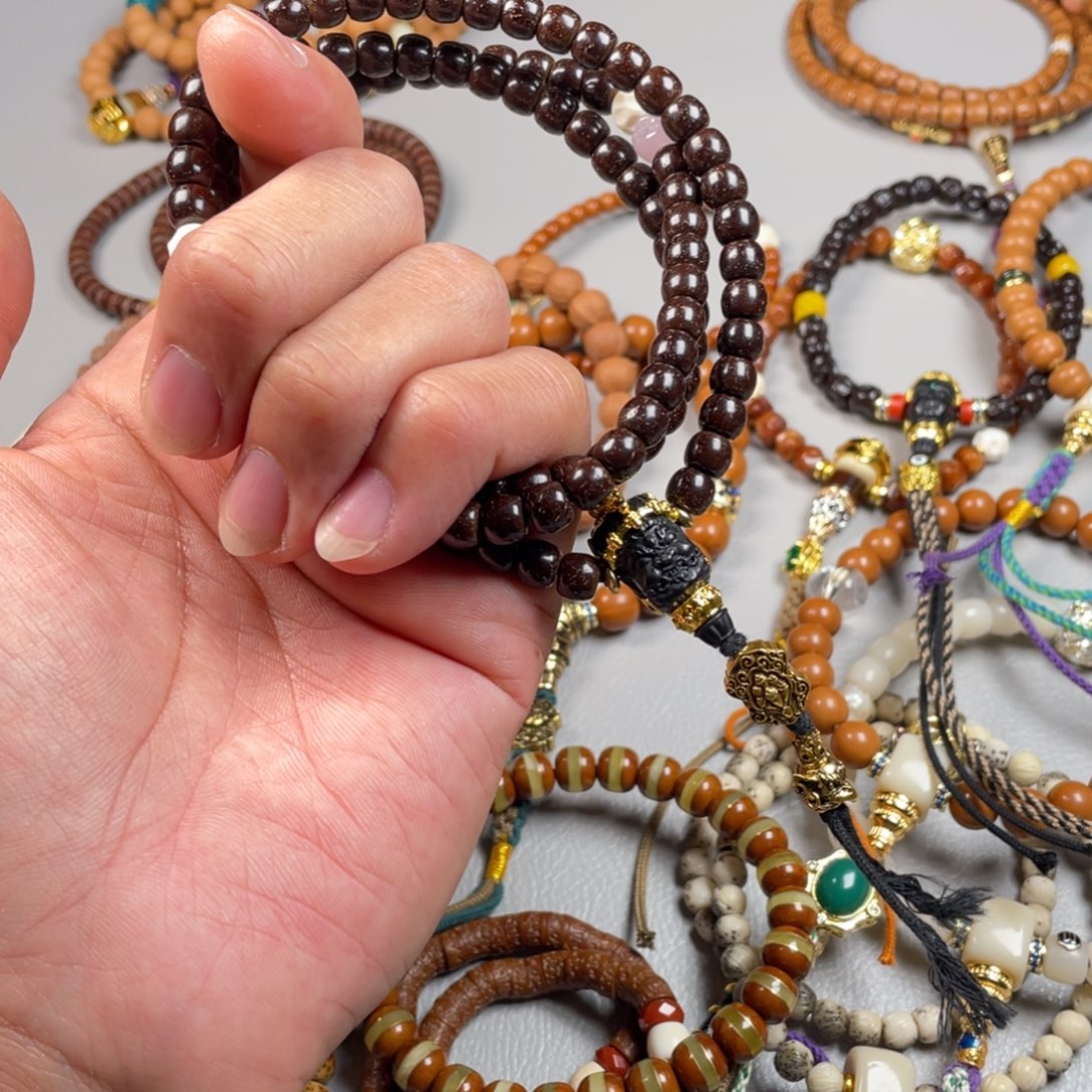 吊坠椰蒂。。。。。。。。。。。。。。。。