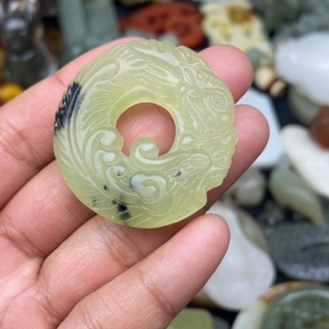 蛇纹石玉颈饰合金32