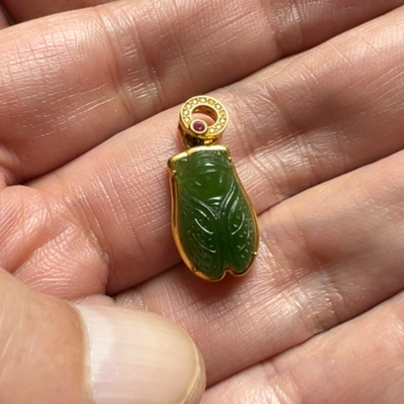 【闪购商品】颈饰18K金镶嵌和田玉（碧玉）