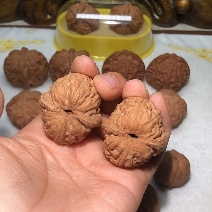 雅***蝶文玩核桃把件39平谷元宝