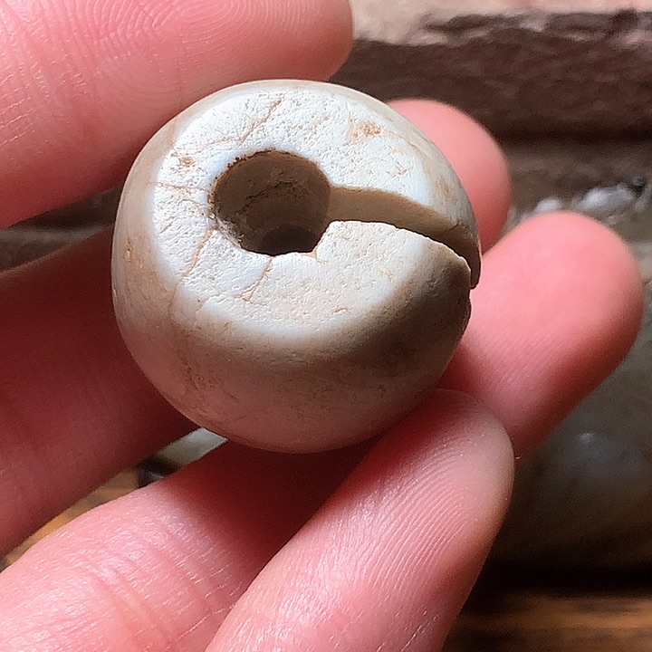 和田玉颈饰未镶嵌郁**玉