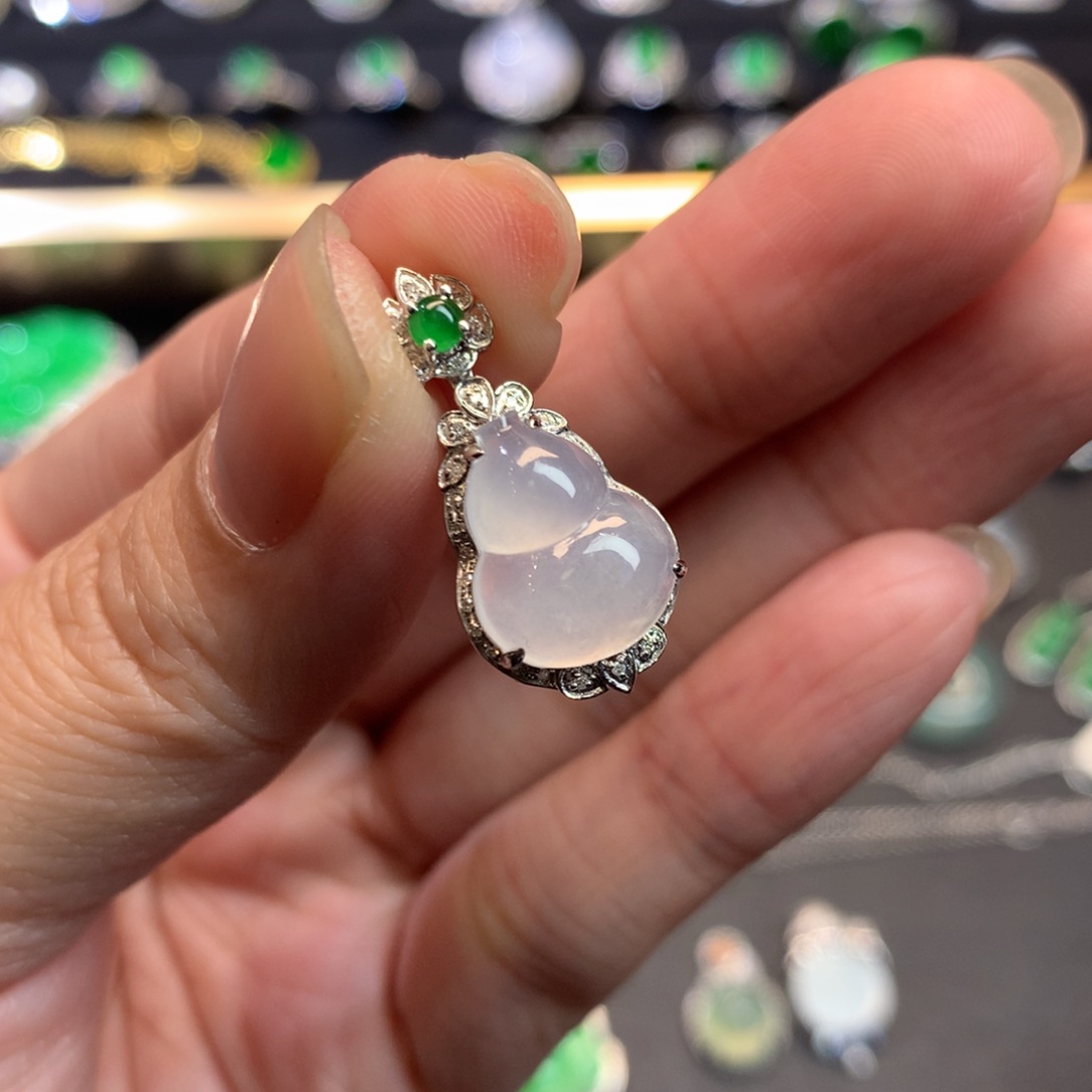 翡翠吊坠(不含链)18K金镶嵌