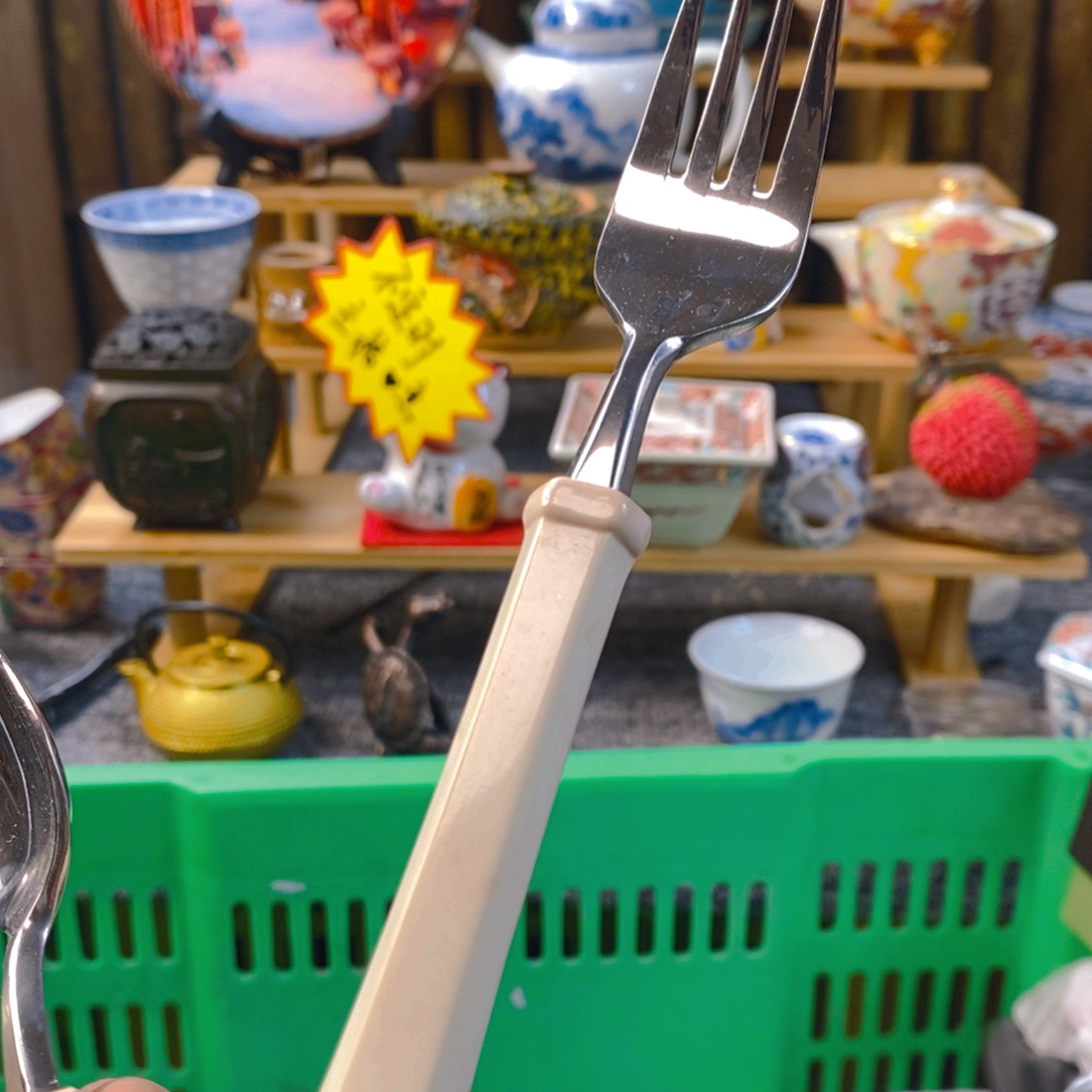 瓷片胖**?来开开心心快快乐乐了