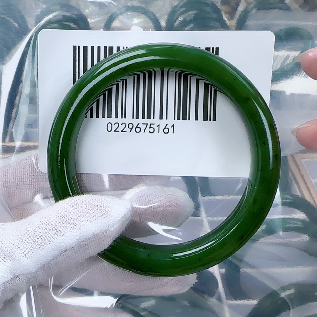 和田玉（碧玉）手镯未镶嵌58