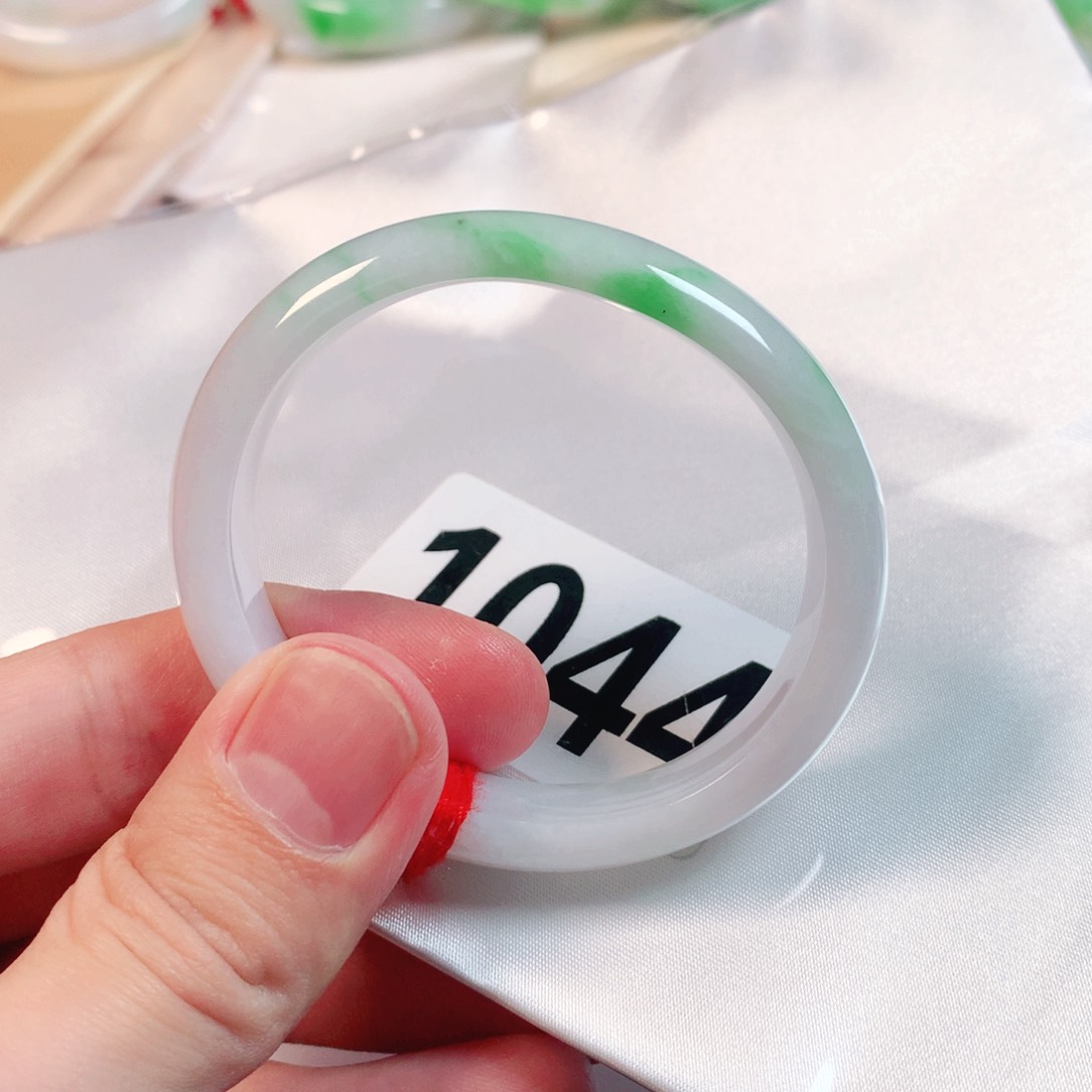 翡翠手镯未镶嵌翡翠手镯1044