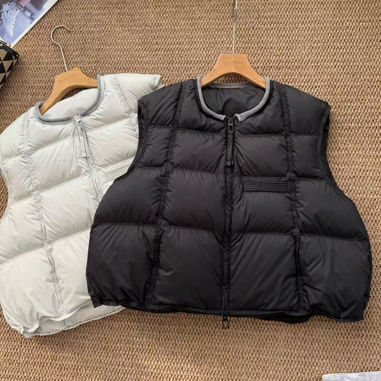 韩版新款短款马甲女2025冬季新款白鸭绒小个子圆领马夹简约外套