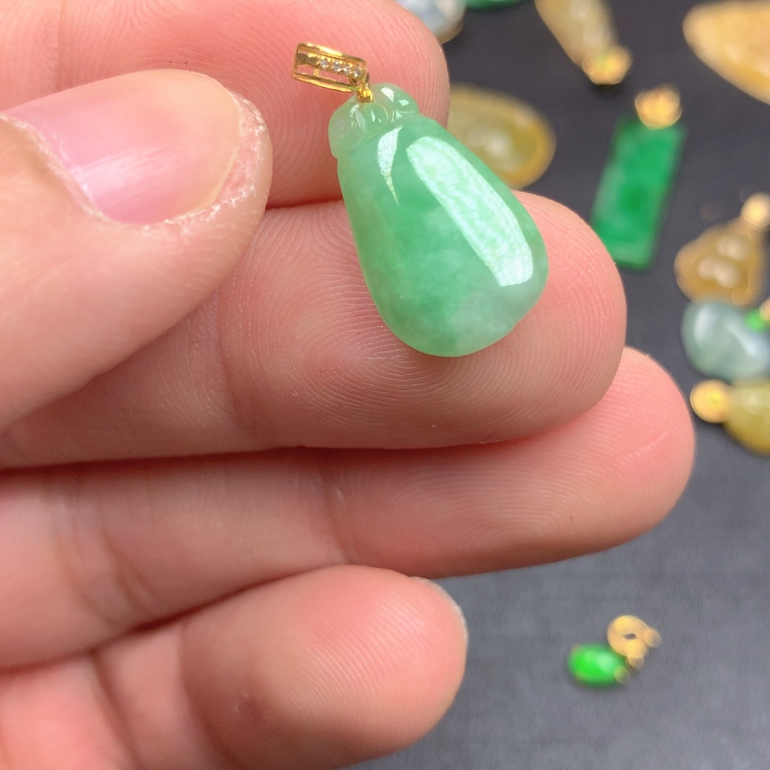 【闪购商品】颈饰18K金镶嵌翡翠翡翠