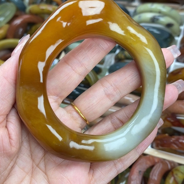 蛇纹石玉手镯未镶嵌道*！