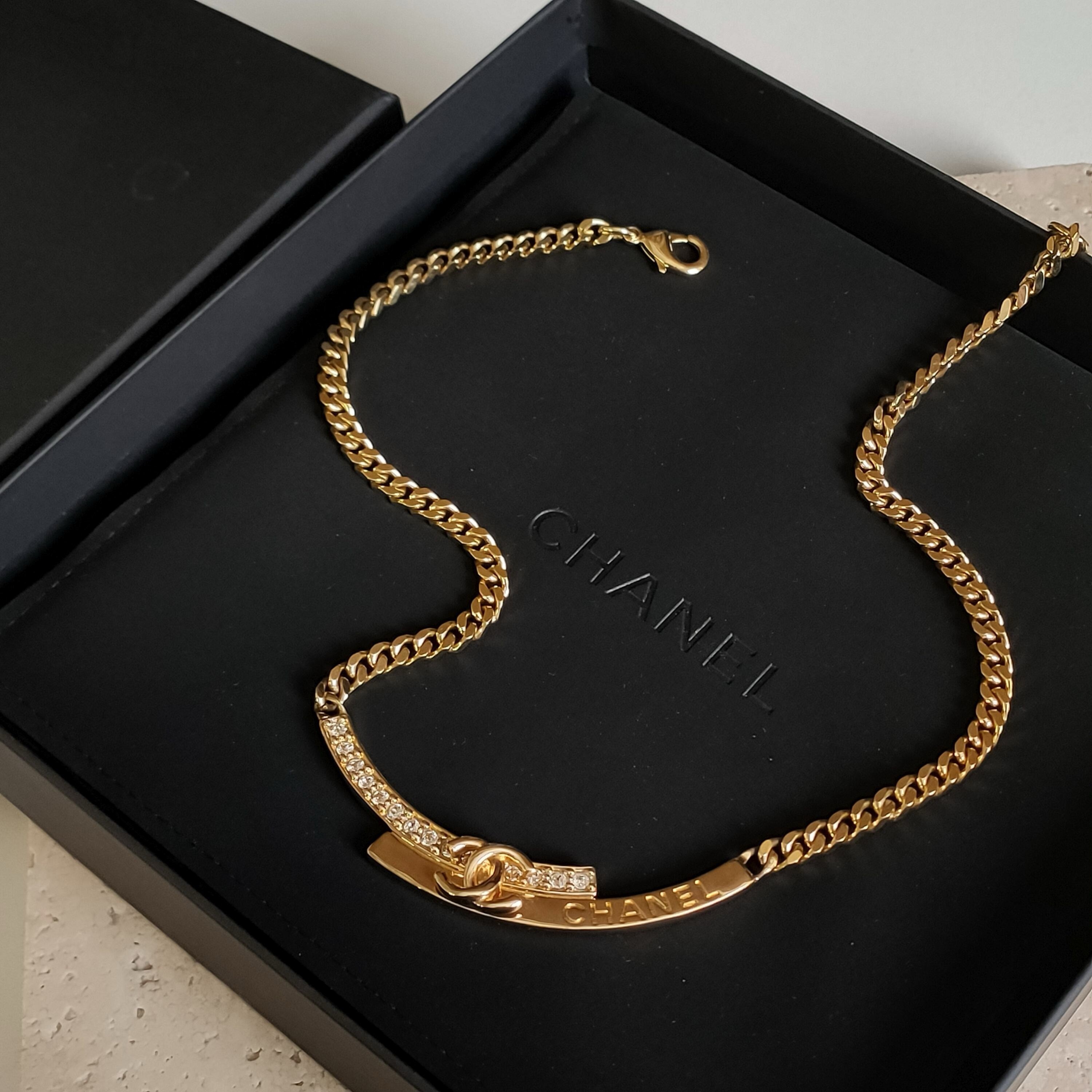 95新 Chanel/香奈儿 Azul22B浅金色排钻交错双C chocker项链37594