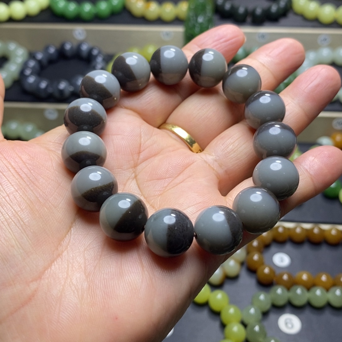 和田玉未镶嵌手串