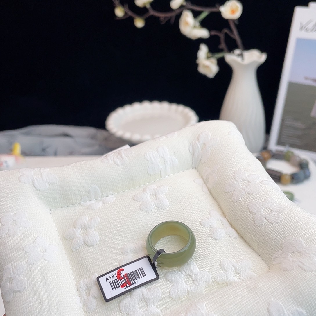 和田玉未镶嵌戒指v96湖水绿轮胎直径16.2不退换