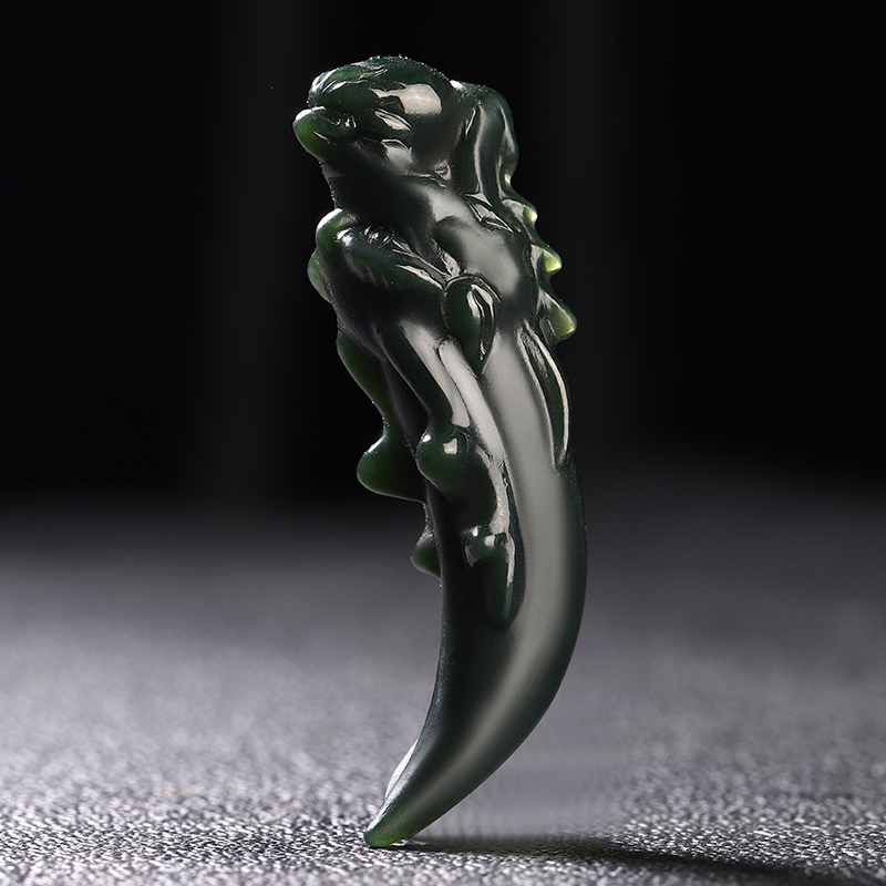 和田玉青玉龙牙吊坠男女通用款双面精雕多样性发货拍一发一