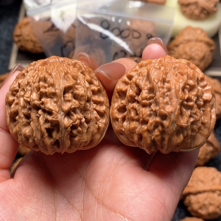 文玩核桃把件毕业大四座楼42