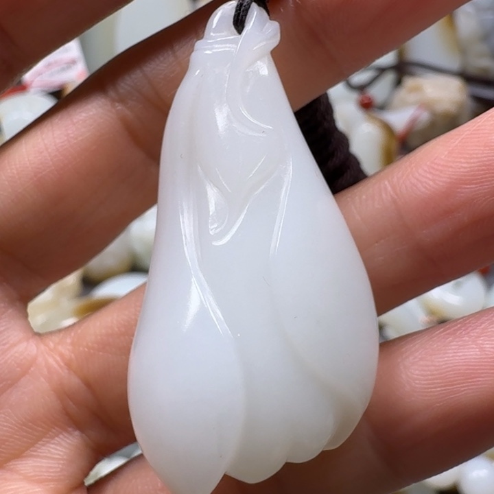 和田玉颈饰未镶嵌