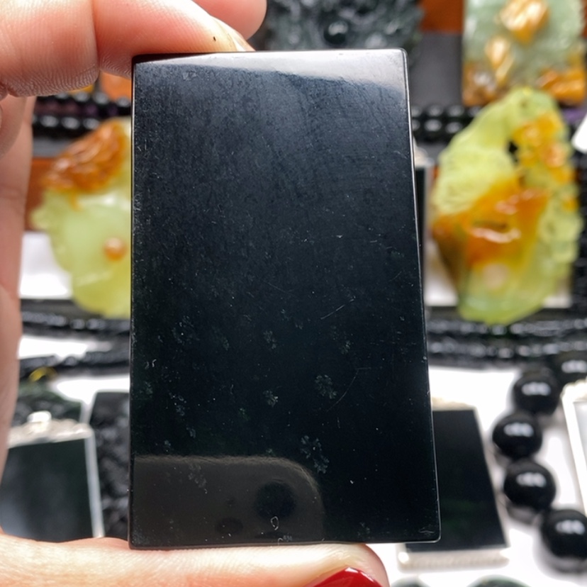 【闪购商品】蛇纹石玉颈饰未镶嵌T****星