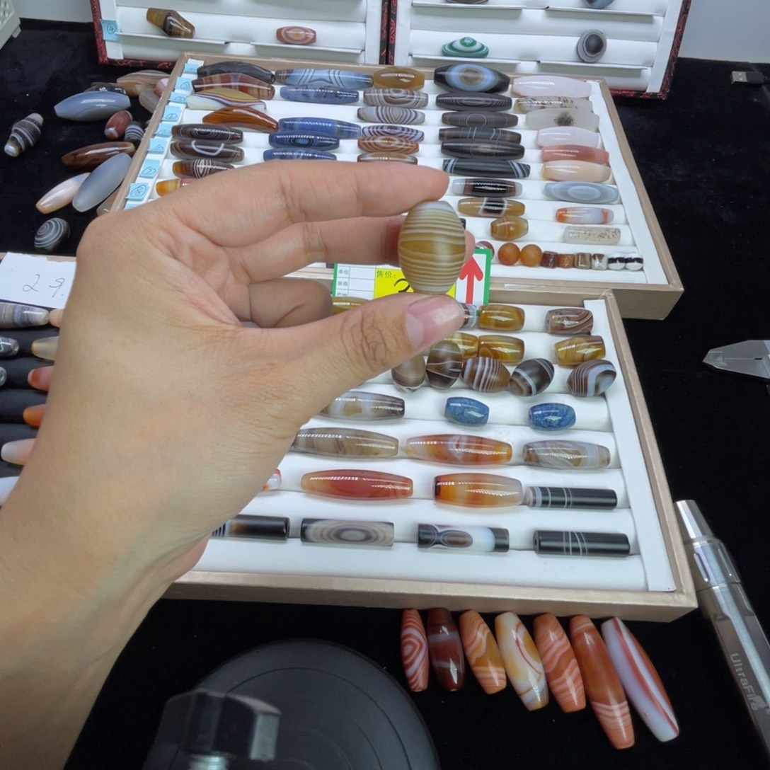 玛瑙/玉髓合金颈饰