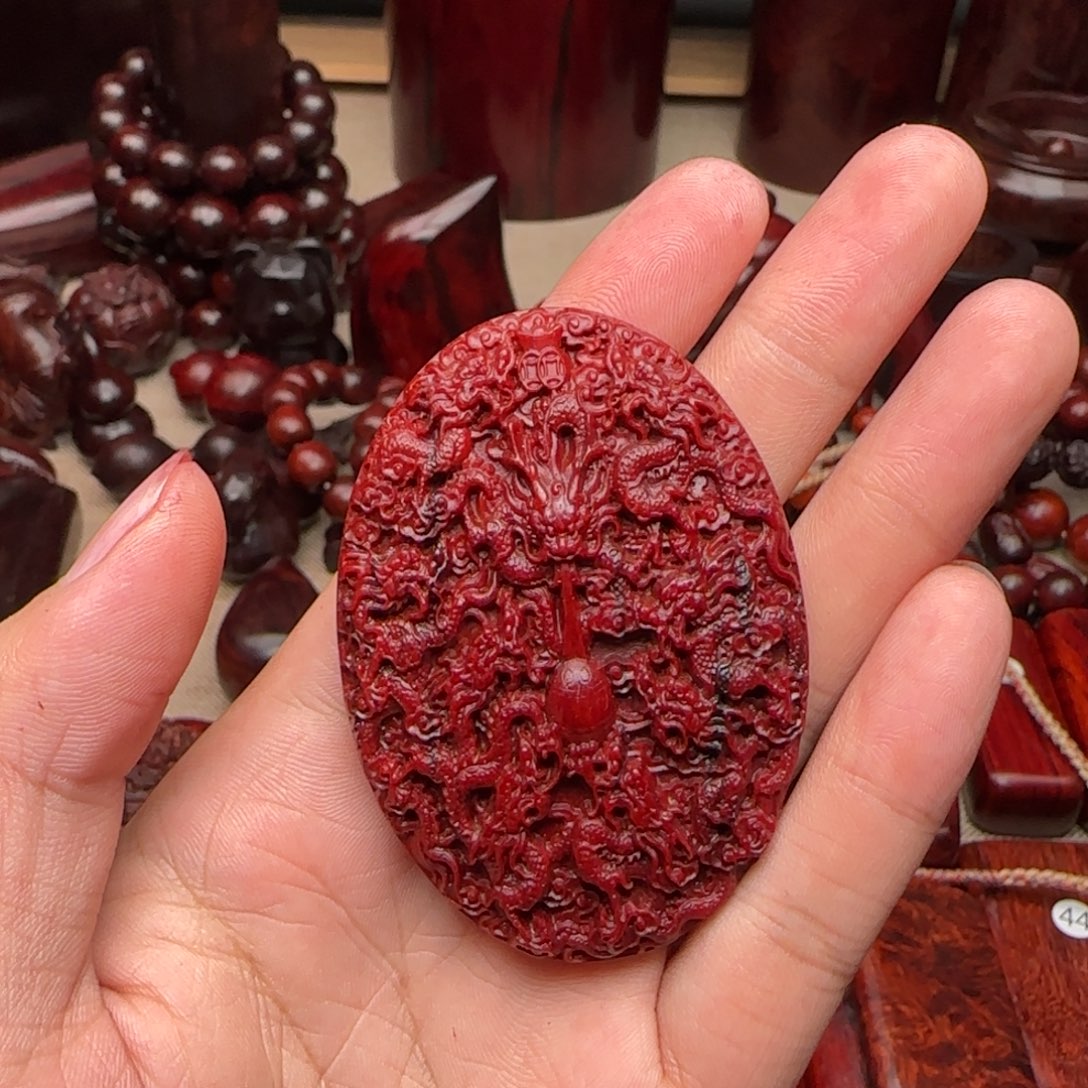 擒***生檀香紫檀（小叶紫檀）