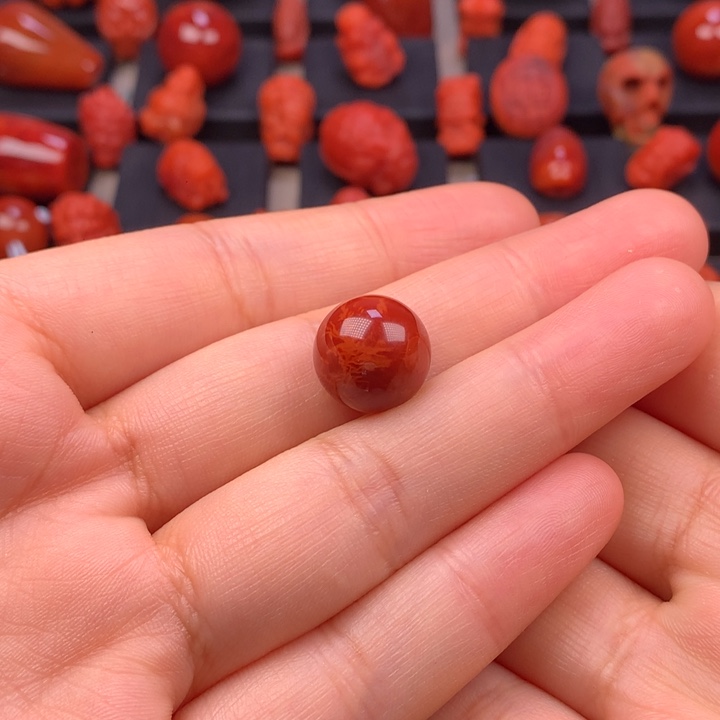 刘***练南红玛瑙未镶嵌圆珠单珠12.8MM
