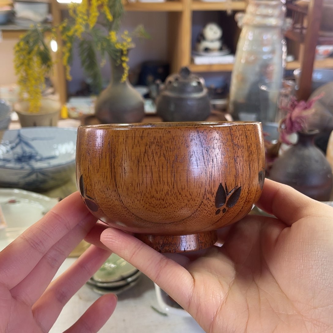 瓷片三支蝴蝶一木挖干饭碗