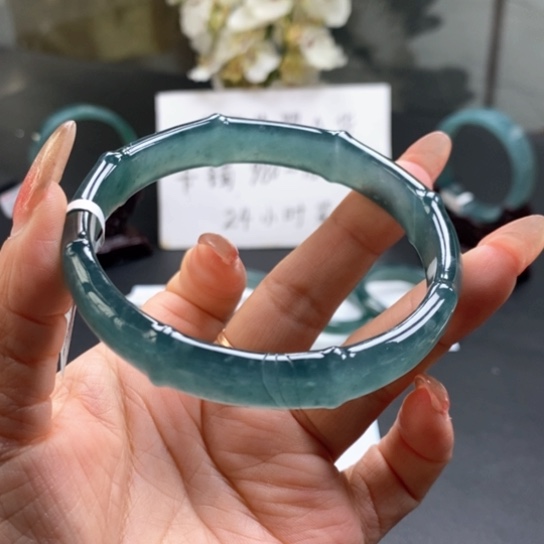 翡翠手镯未镶嵌66尺寸