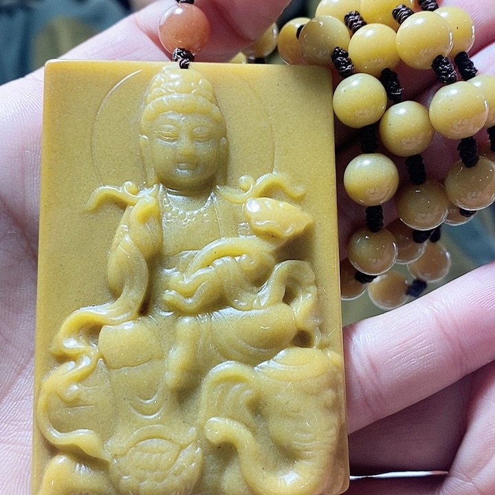 密玉（石英质玉）未镶嵌颈饰雨**步