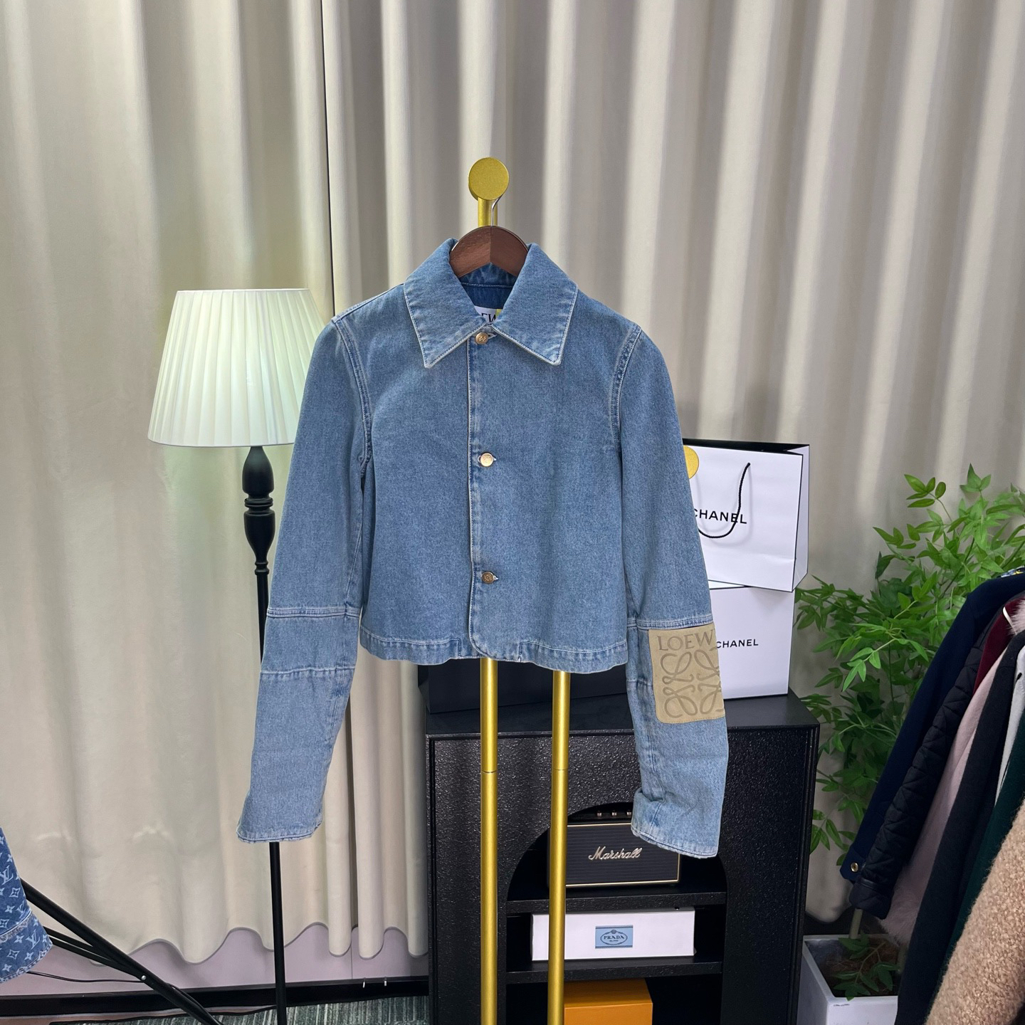 99新 LOEWE/罗意威 浅蓝色皮标牛仔夹克 34码 
