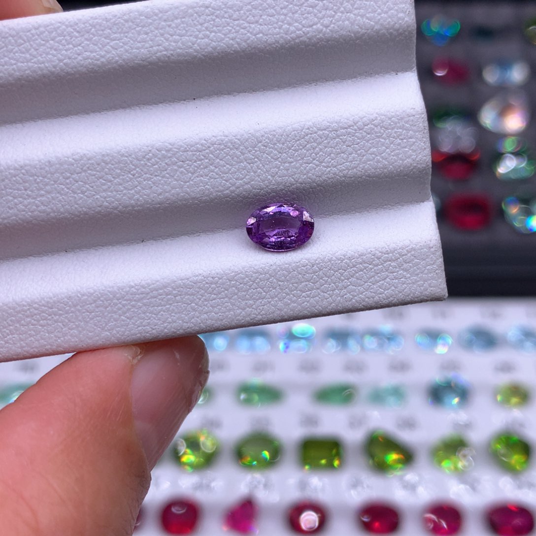 彩色蓝宝石珠宝奇石未镶嵌