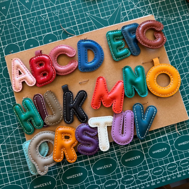 【三莳蓝】手工皮具-字母包挂