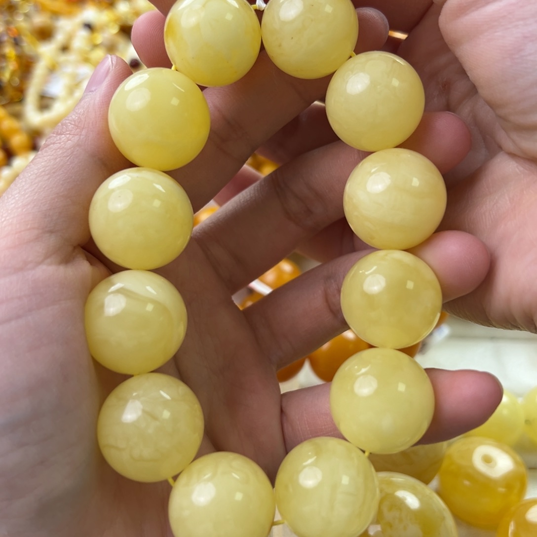 琥珀珠宝奇石未镶嵌